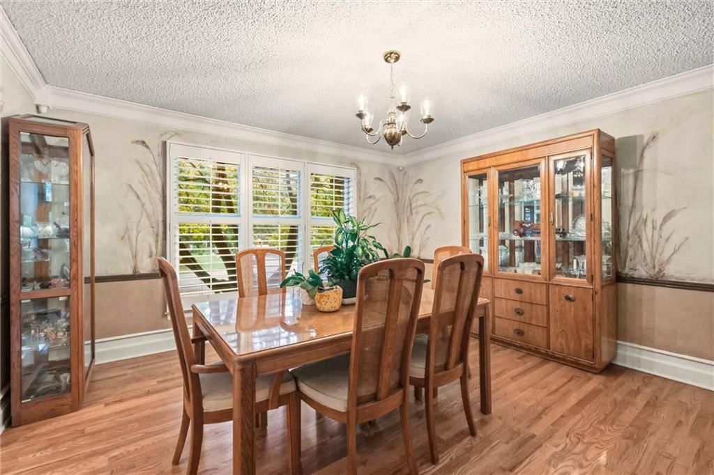 Photo 16 of 45 - 7716 Acuff Lane, Lenexa, KS 66216