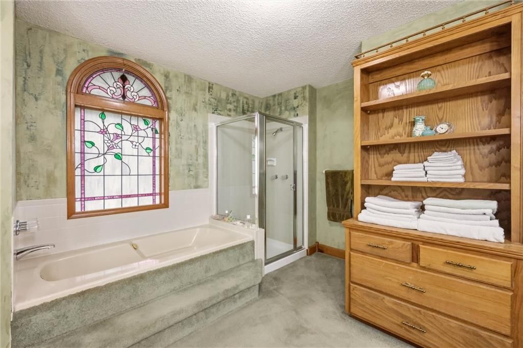 Photo 24 of 45 - 7716 Acuff Lane, Lenexa, KS 66216