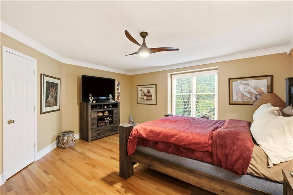 Photo 25 of 45 - 7716 Acuff Lane, Lenexa, KS 66216