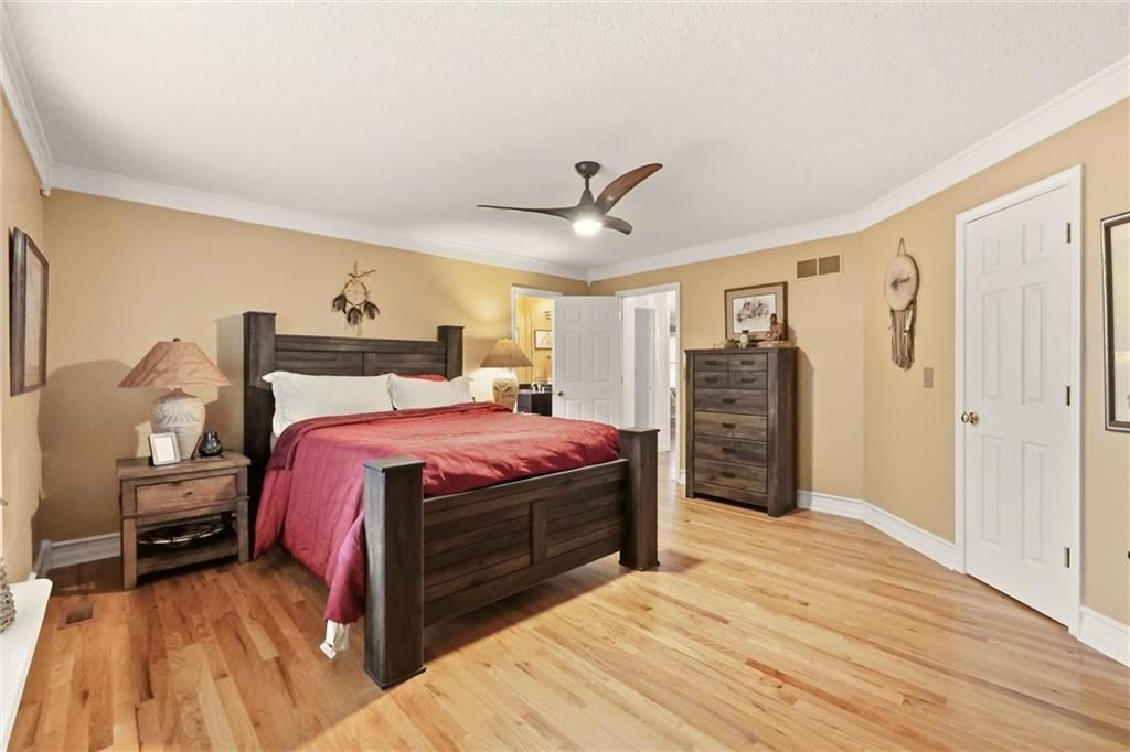 Photo 26 of 45 - 7716 Acuff Lane, Lenexa, KS 66216