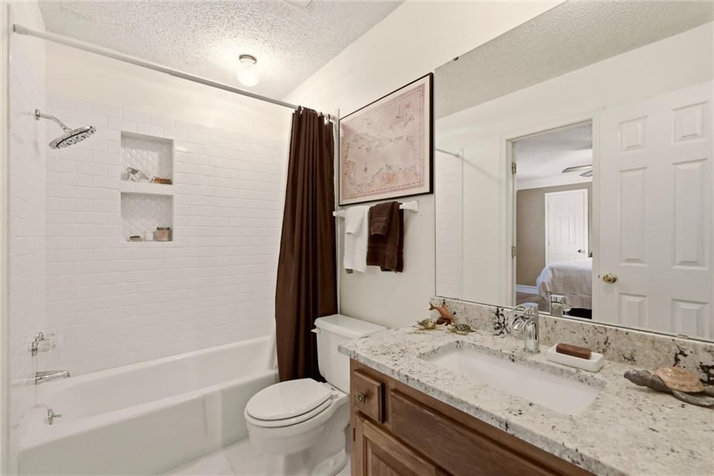 Photo 30 of 45 - 7716 Acuff Lane, Lenexa, KS 66216