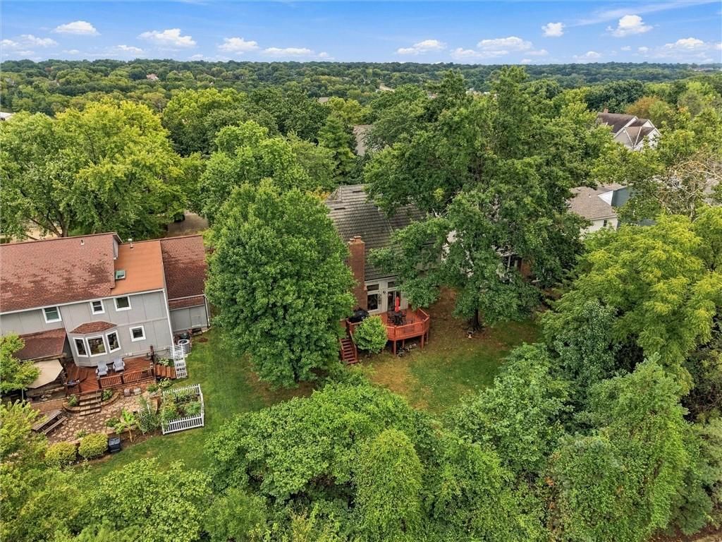 Photo 41 of 45 - 7716 Acuff Lane, Lenexa, KS 66216