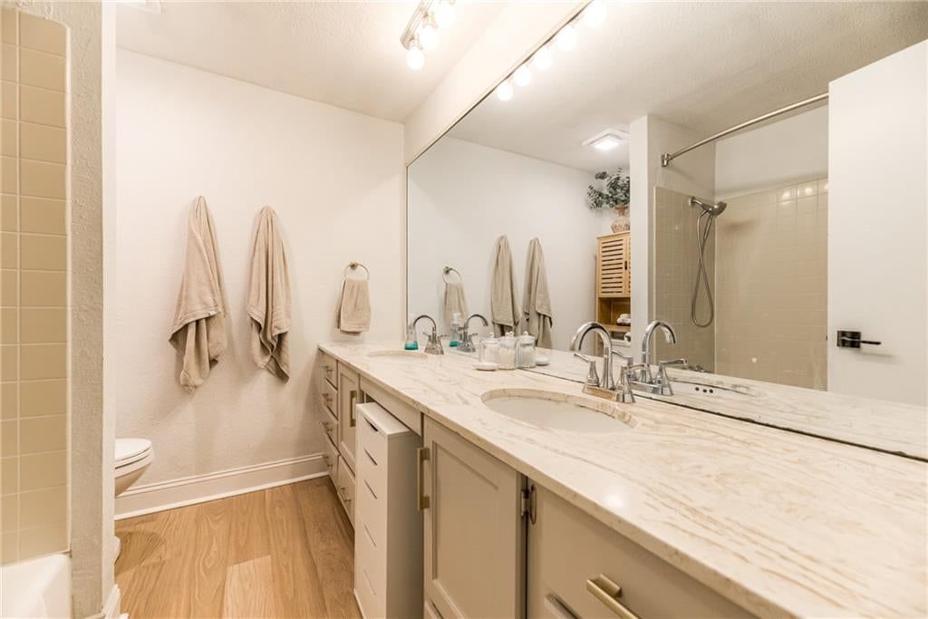 1111 W 46th Street — photo 22