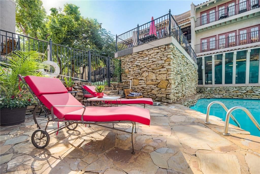 1111 W 46th Street — photo 30