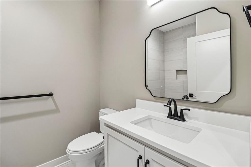 Photo 19 of 23 - 12215 S Eagle Crest Drive, Lee's Summit, MO 64086