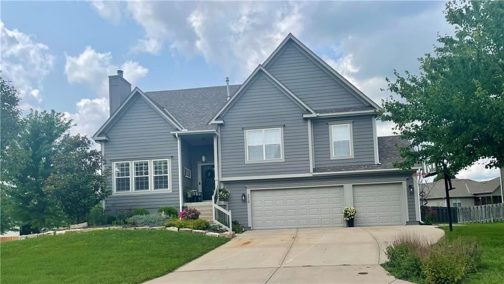 2310 W Layton Drive — photo 1