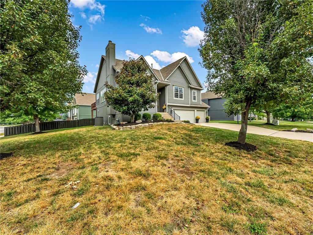 2310 W Layton Drive — photo 2