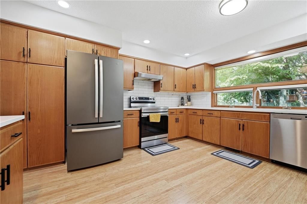 9332 W 116th Terrace — photo 13