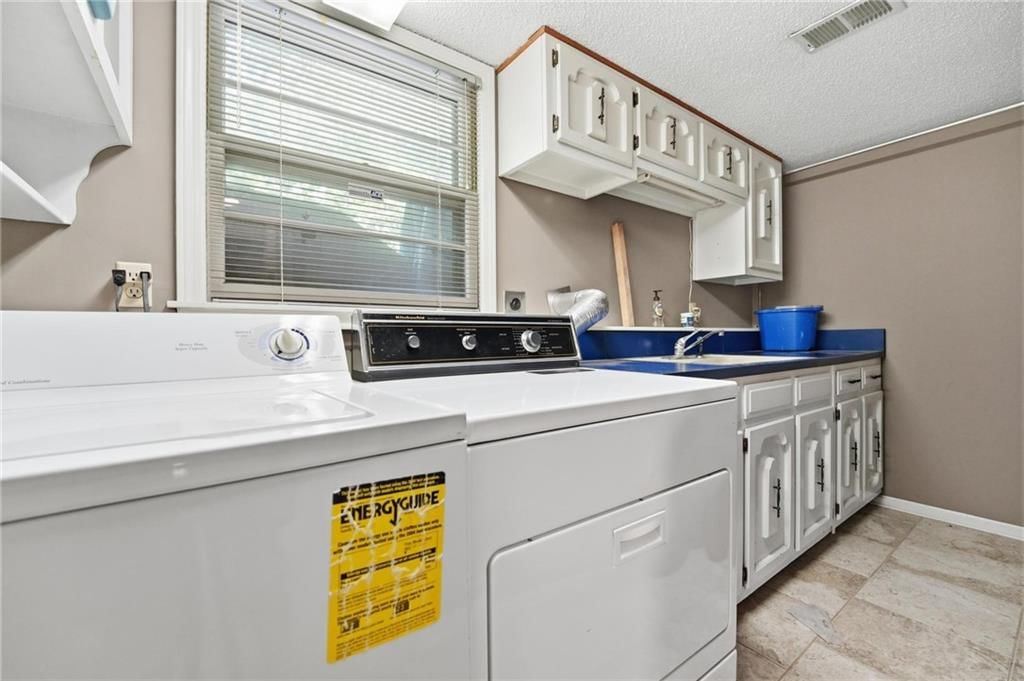 9332 W 116th Terrace — photo 31