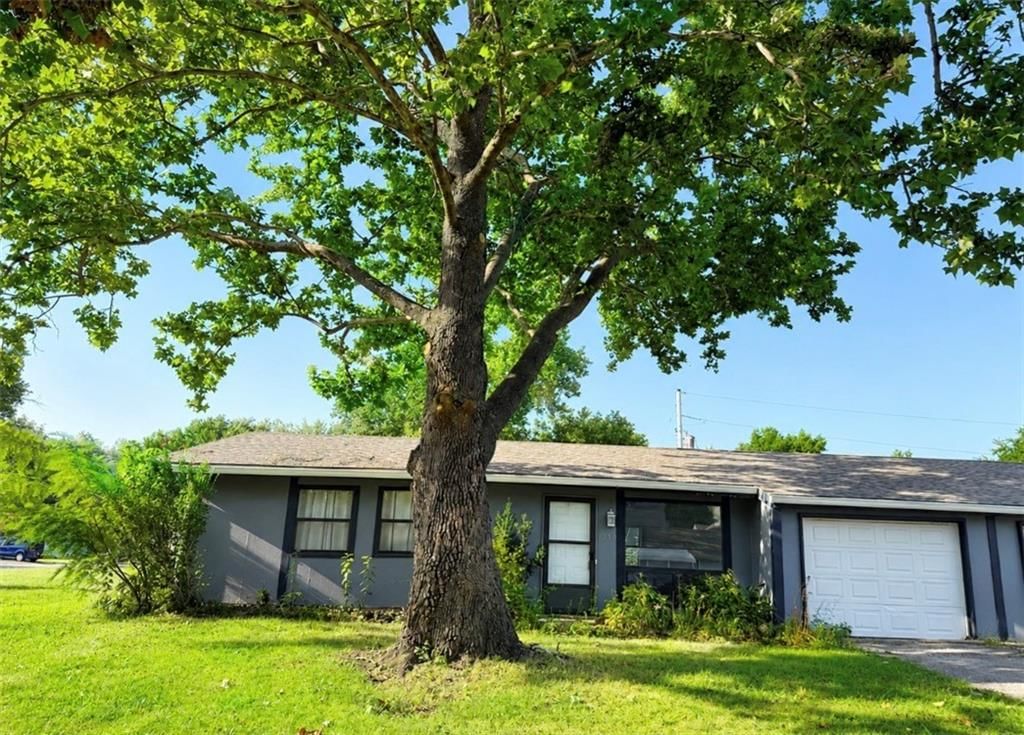 3210 Rainier Drive, Lawrence, KS