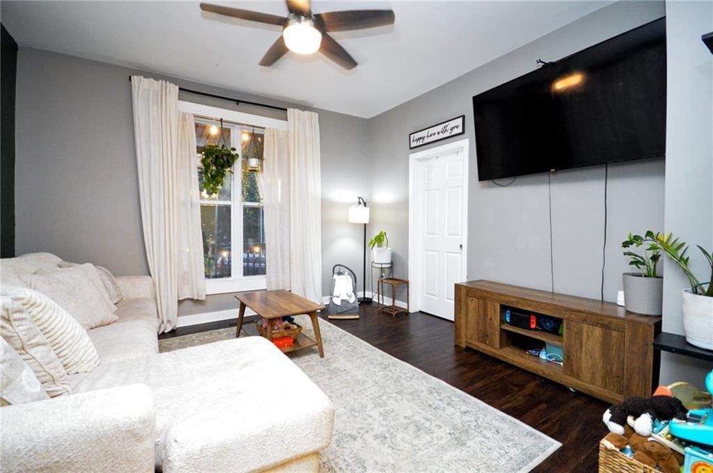 209 S Crysler Avenue — photo 6