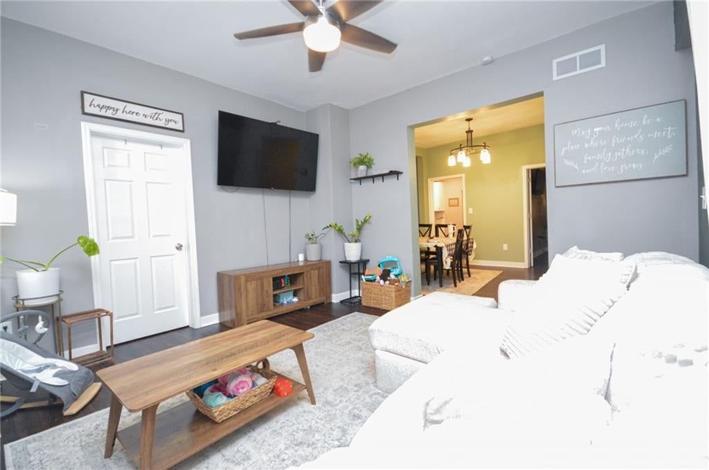 209 S Crysler Avenue — photo 7