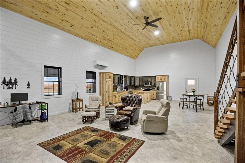 598 S Highway 65 — photo 10