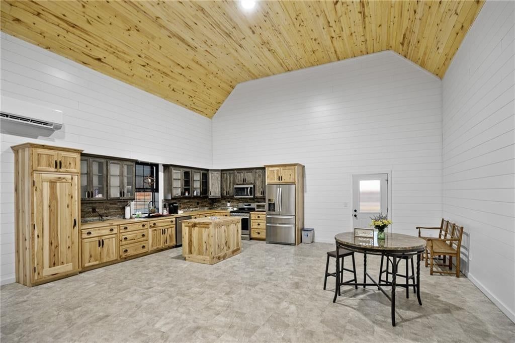 598 S Highway 65 — photo 19