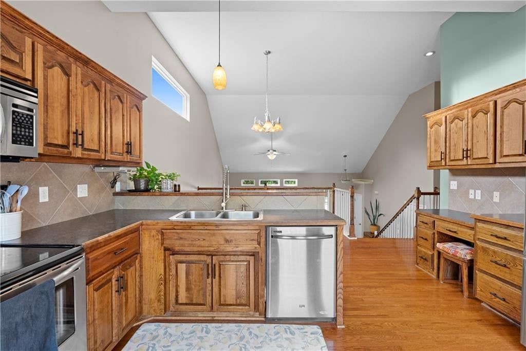 8715 N ROBINHOOD Avenue — photo 13