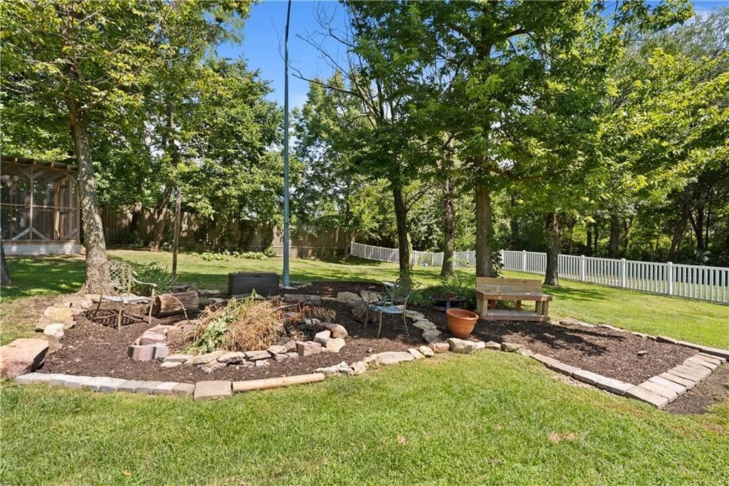 8715 N ROBINHOOD Avenue — photo 36