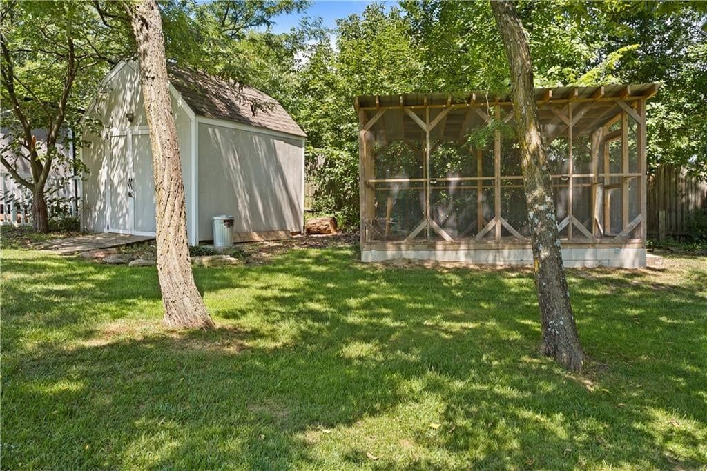 8715 N ROBINHOOD Avenue — photo 37