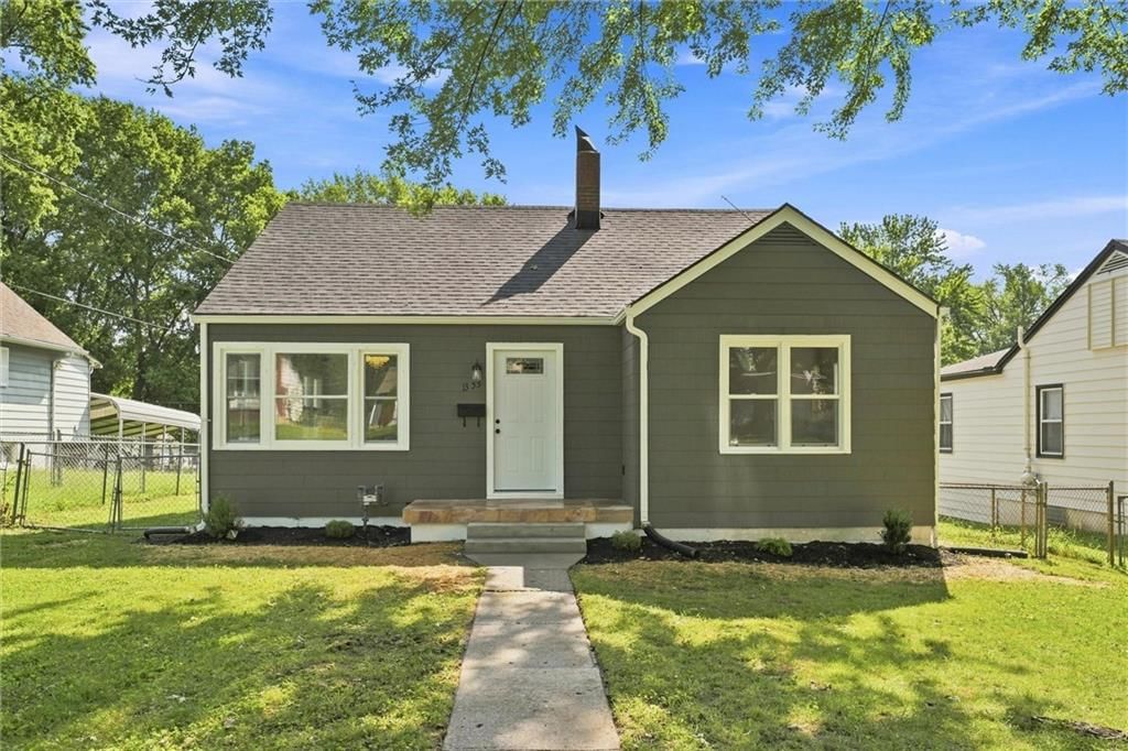 1355 S Pearl Street, Independence, MO