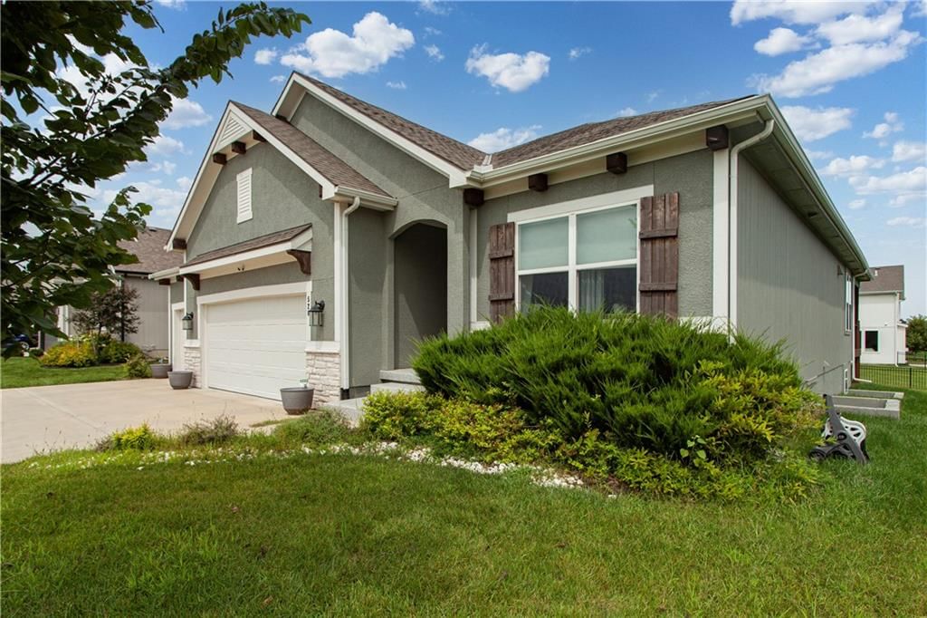 520 SE David Road — photo 3