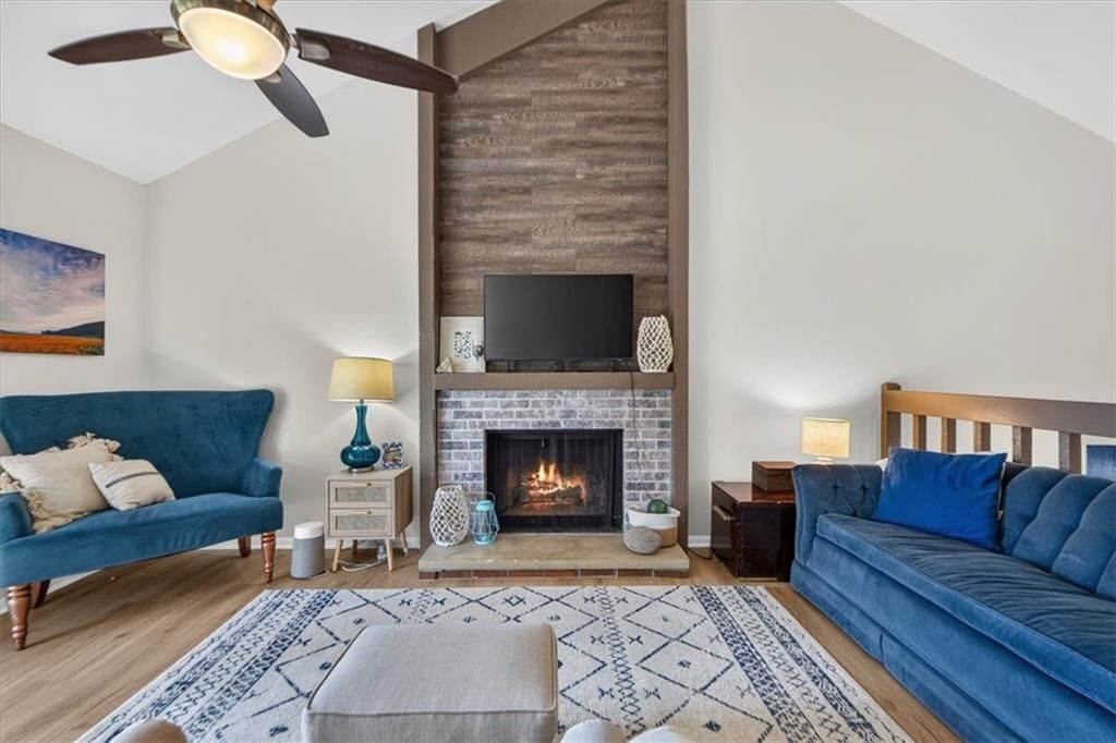 Photo 9 of 34 - 5725 N Oregon Avenue, Kansas City, MO 64151
