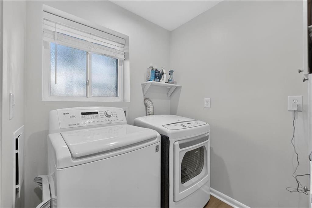 Photo 16 of 34 - 5725 N Oregon Avenue, Kansas City, MO 64151