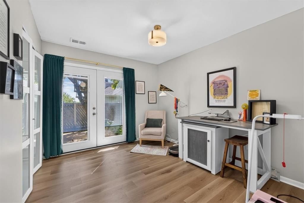 Photo 20 of 34 - 5725 N Oregon Avenue, Kansas City, MO 64151