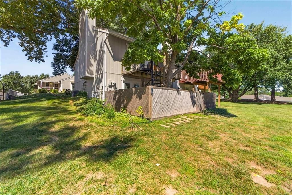 Photo 26 of 34 - 5725 N Oregon Avenue, Kansas City, MO 64151