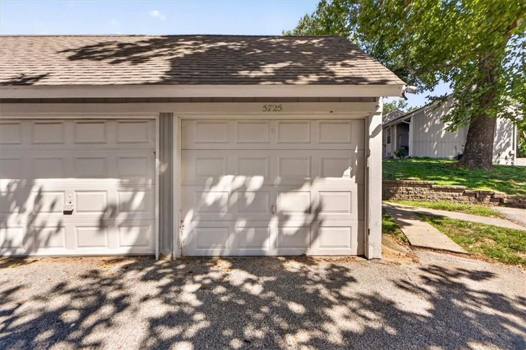 Photo 27 of 34 - 5725 N Oregon Avenue, Kansas City, MO 64151