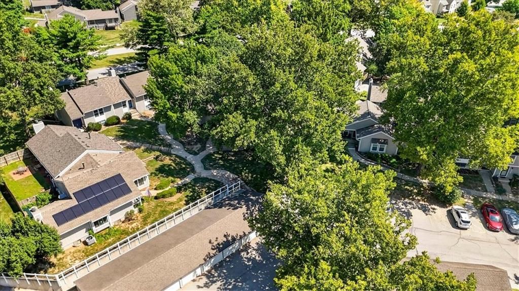 Photo 31 of 34 - 5725 N Oregon Avenue, Kansas City, MO 64151