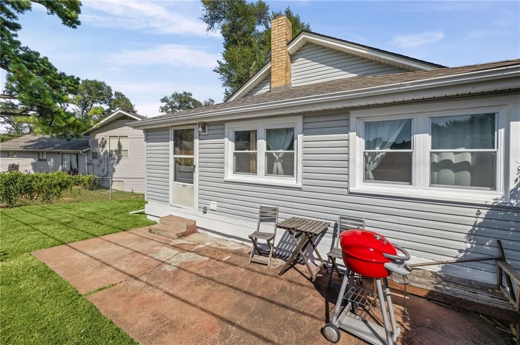 8804 W 79th Street — photo 25