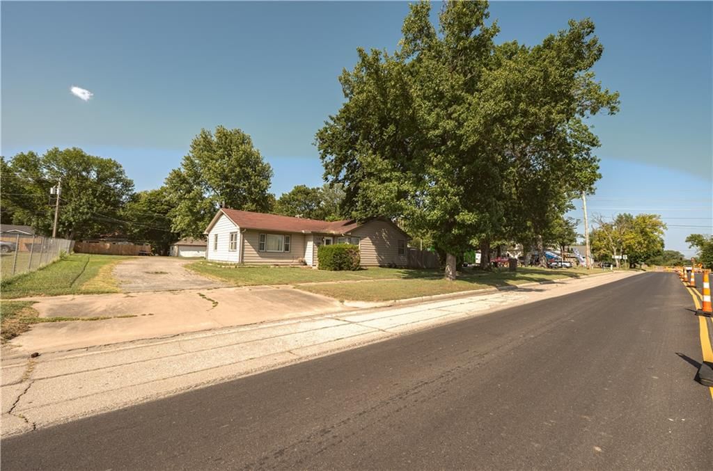 216 Main Street, Neodesha, KS