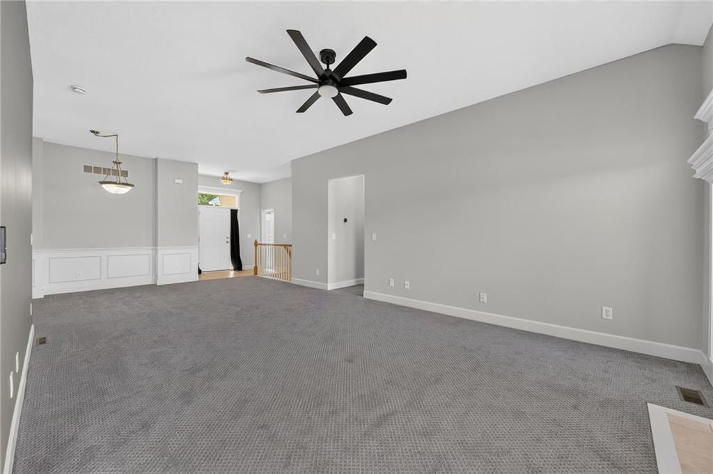 7562 N Eastern Avenue — photo 8