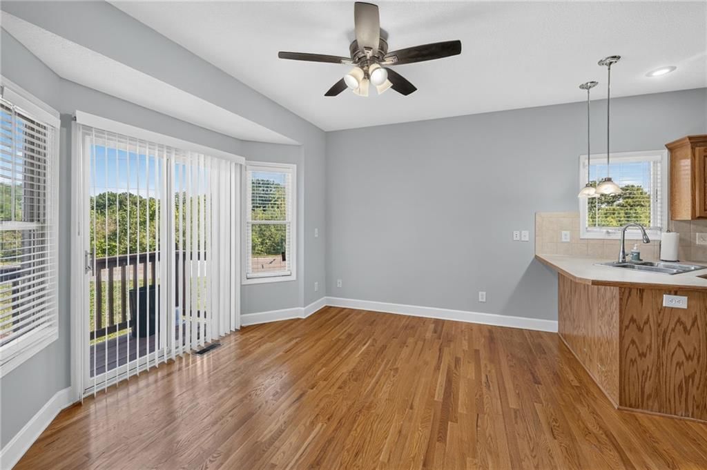 7562 N Eastern Avenue — photo 11