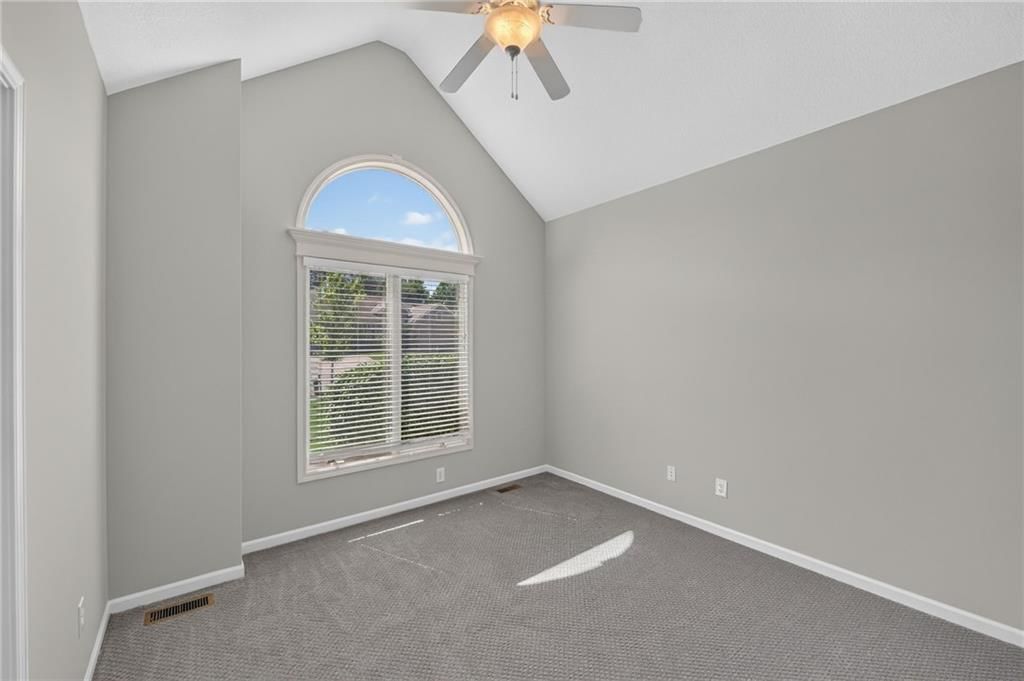 7562 N Eastern Avenue — photo 21