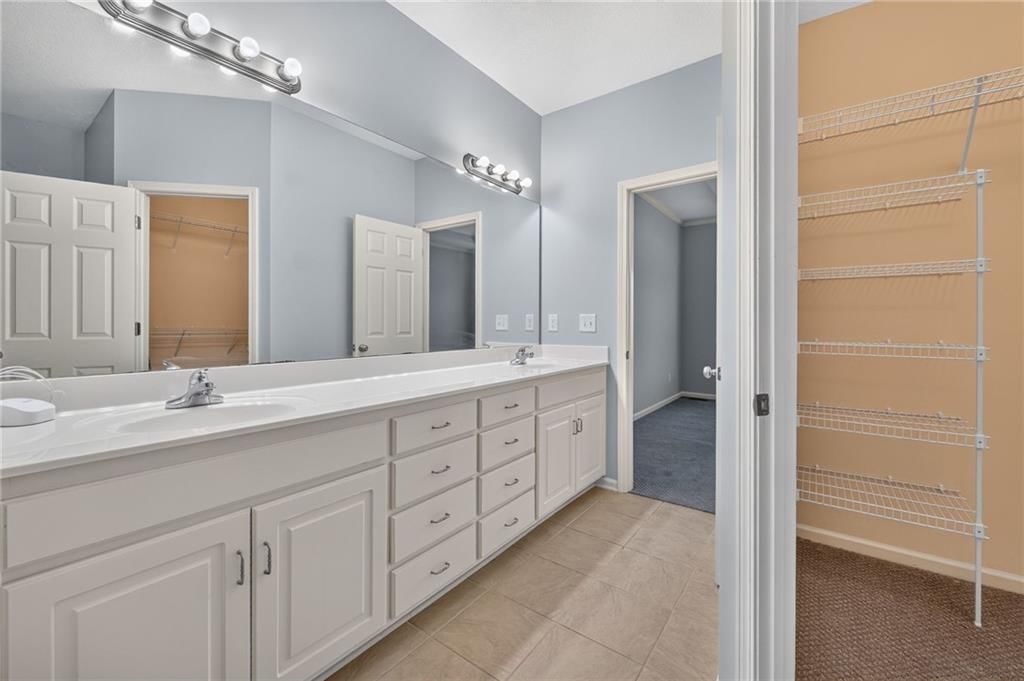 7562 N Eastern Avenue — photo 31