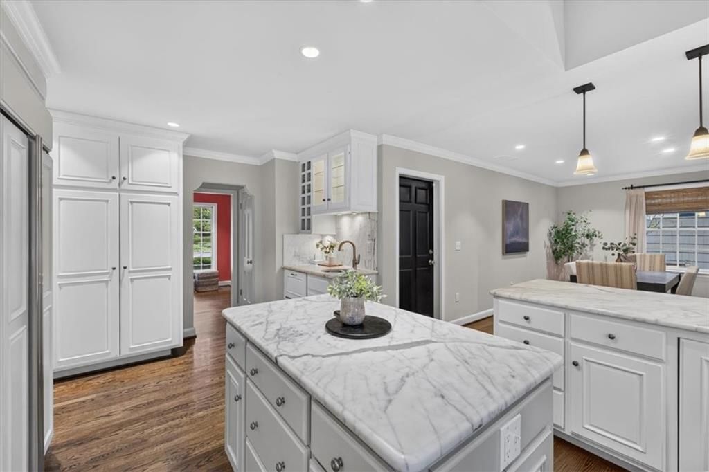 Photo 11 of 31, 5315 Mission Woods Terrace, Mission Woods, KS 66205