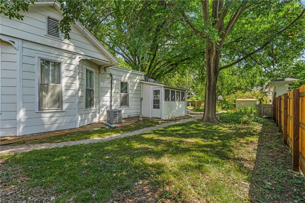 1040 Pennsylvania Street — photo 29
