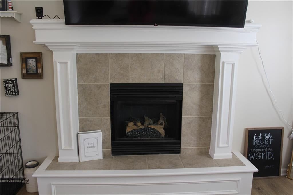 Photo 8 of 36 - 212 E Whispering Hills Boulevard, Lone Jack, MO 64070