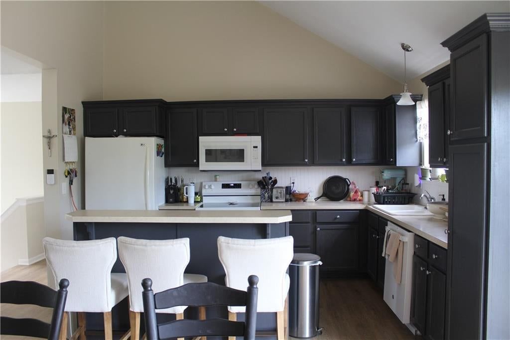 Photo 12 of 36 - 212 E Whispering Hills Boulevard, Lone Jack, MO 64070