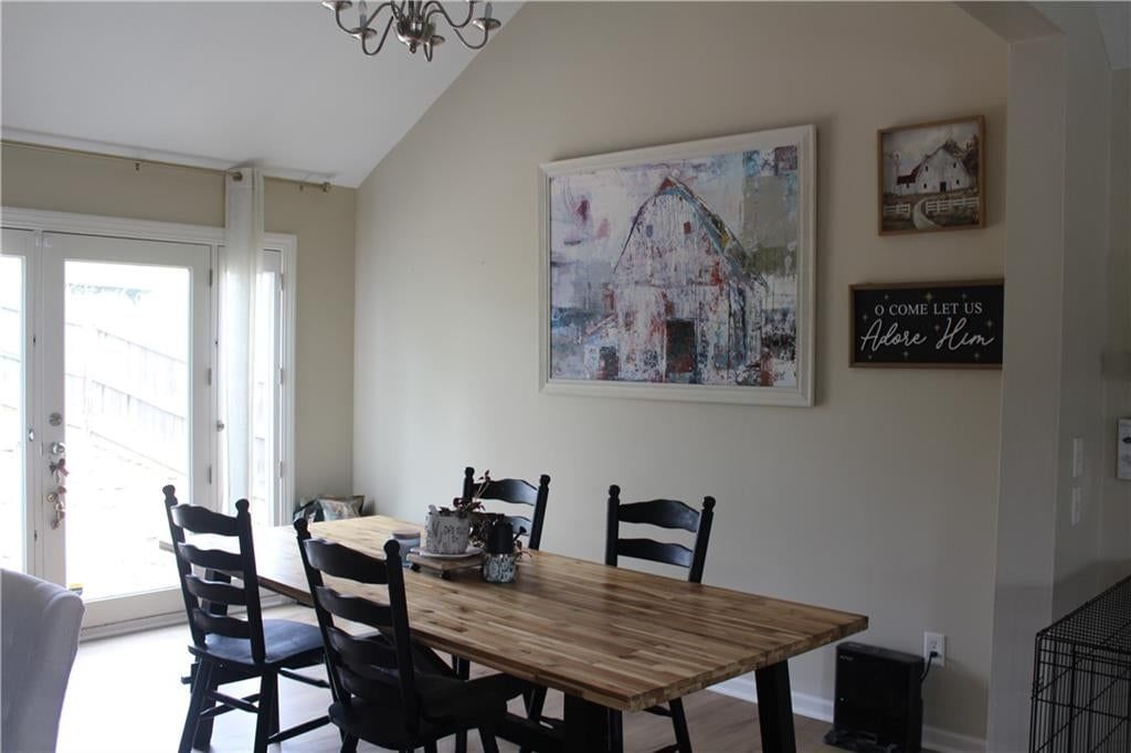 Photo 17 of 36 - 212 E Whispering Hills Boulevard, Lone Jack, MO 64070