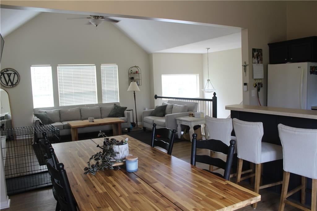 Photo 18 of 36 - 212 E Whispering Hills Boulevard, Lone Jack, MO 64070