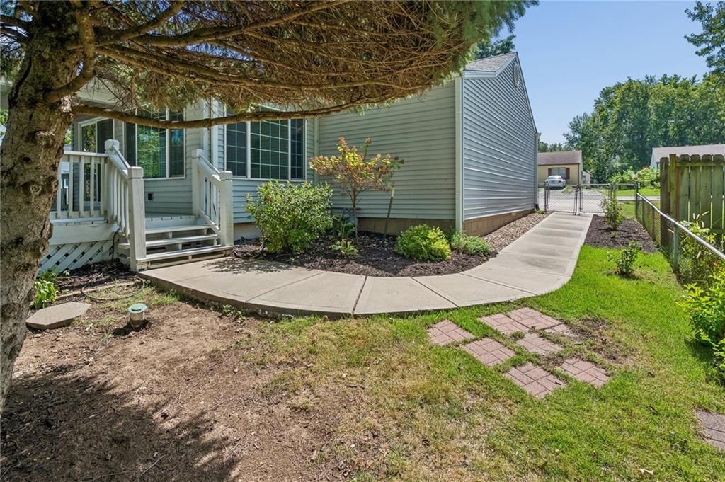 11318 W 66th Terrace — photo 7