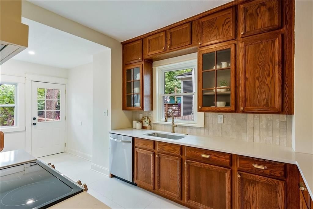 4324 Charlotte Street — photo 13
