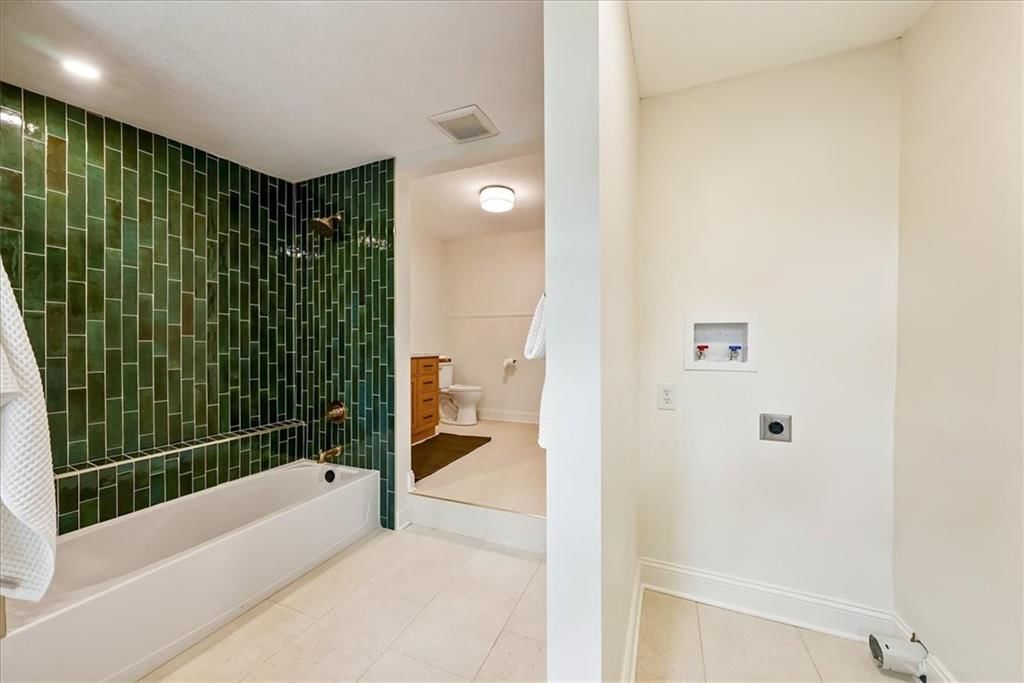 4324 Charlotte Street — photo 29