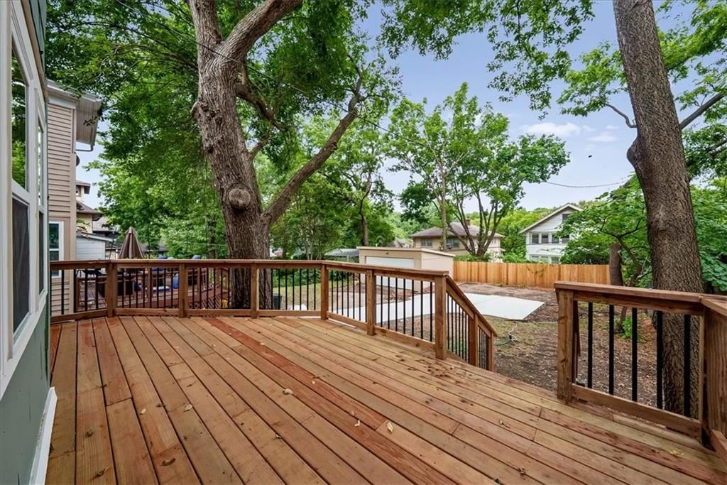 4324 Charlotte Street — photo 31