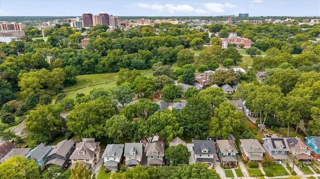 4324 Charlotte Street — photo 35