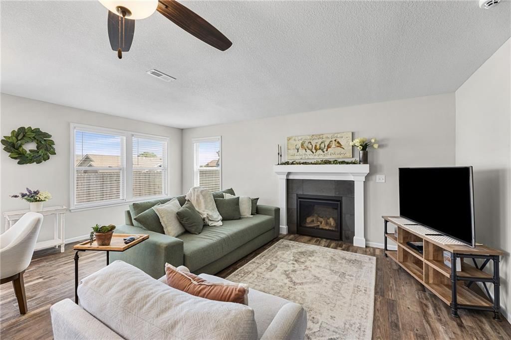 1607 Bluestem Drive — photo 5