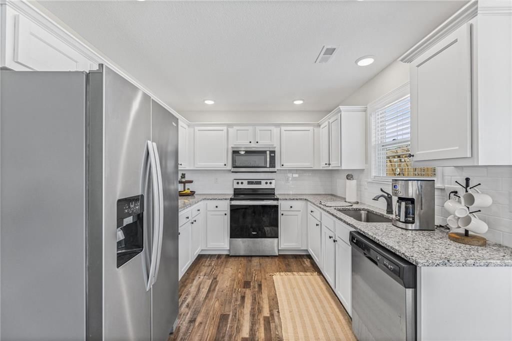 1607 Bluestem Drive — photo 14