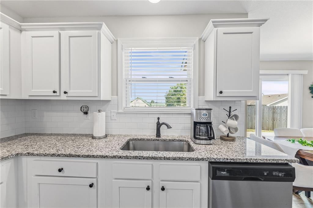 1607 Bluestem Drive — photo 15