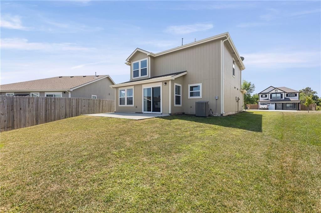 1607 Bluestem Drive — photo 34